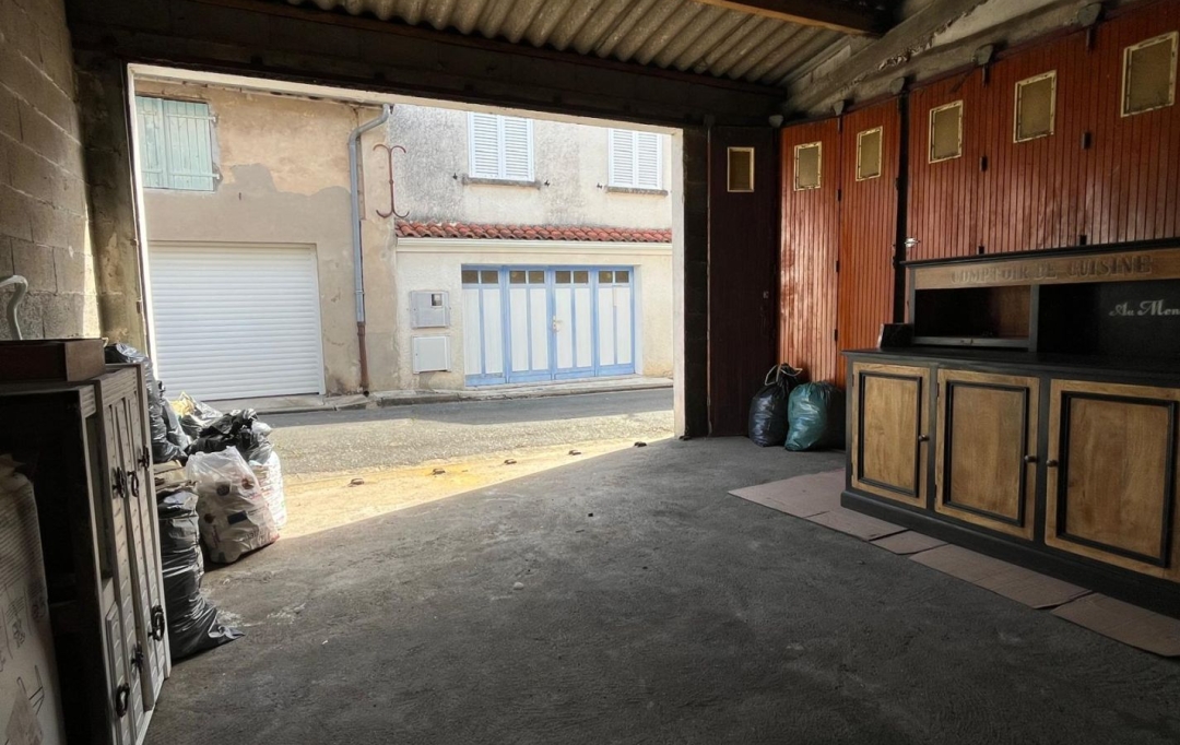 Annonces LOT ET GARONNE : Garage / Parking | TONNEINS (47400) | 30 m2 | 18 000 € 