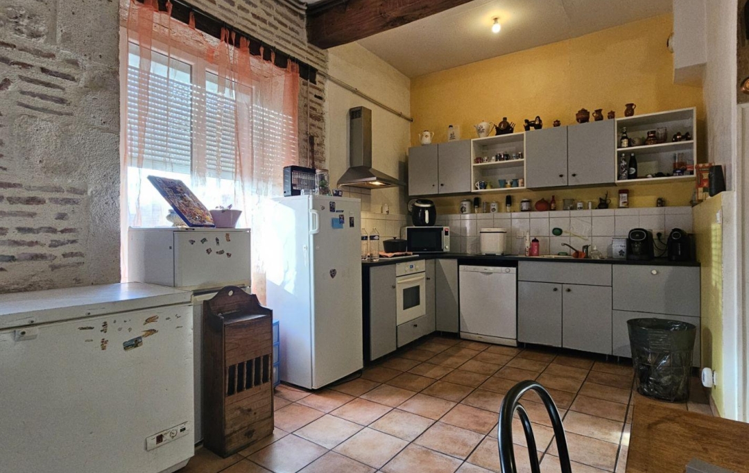 Annonces LOT ET GARONNE : Immeuble | LAFITTE-SUR-LOT (47320) | 381 m2 | 129 000 € 