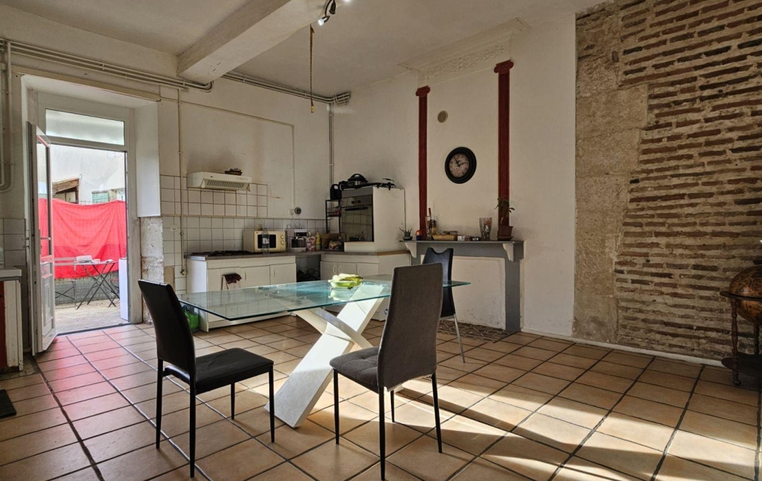 Annonces LOT ET GARONNE : Immeuble | LAFITTE-SUR-LOT (47320) | 381 m2 | 129 000 € 